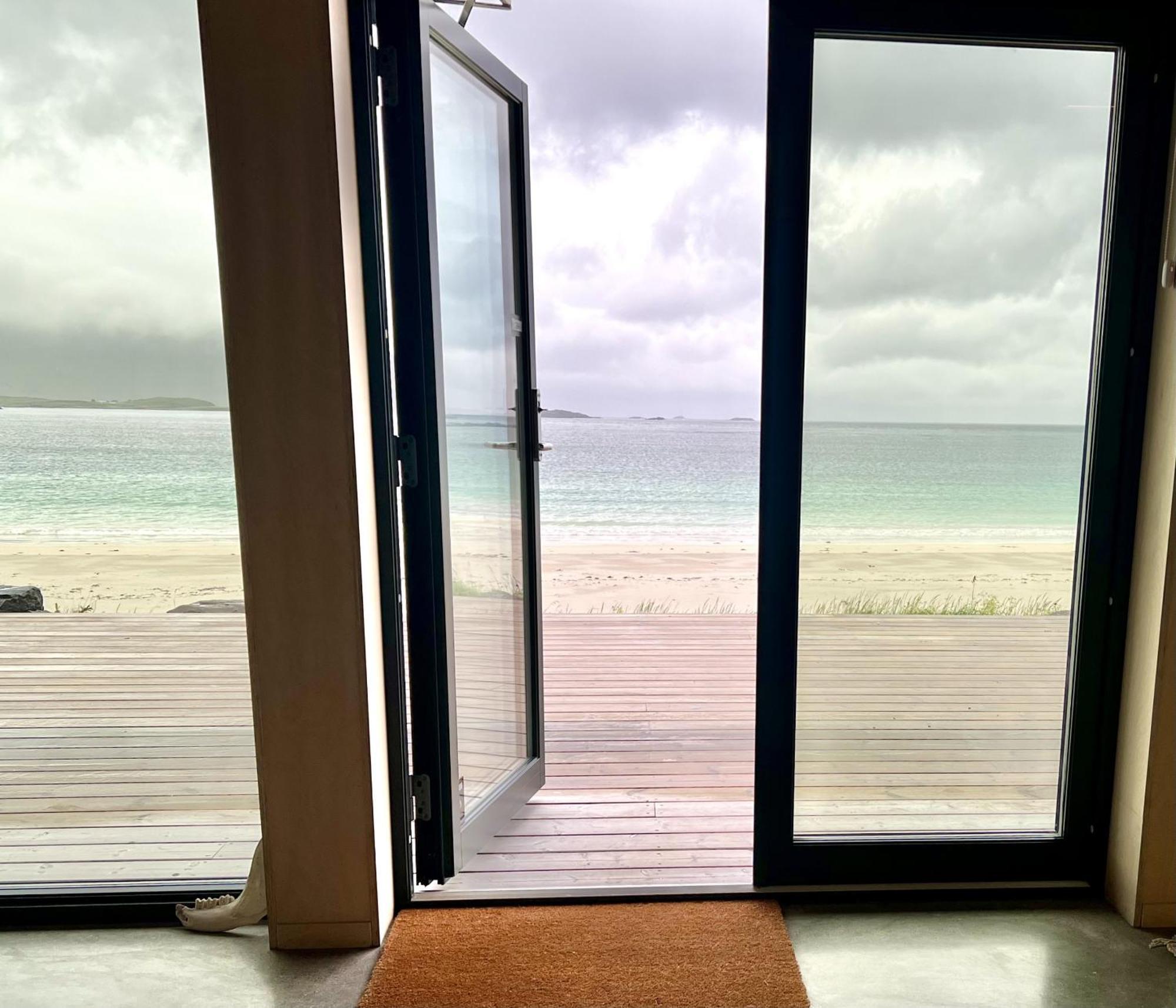 Exclusive Beach House Ramberg - Your Private Oasis Extérieur photo